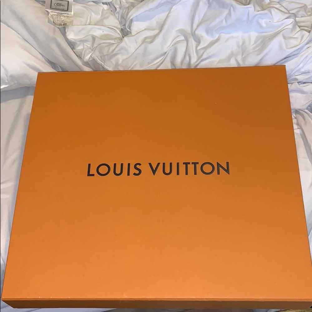 Louis Vuitton box